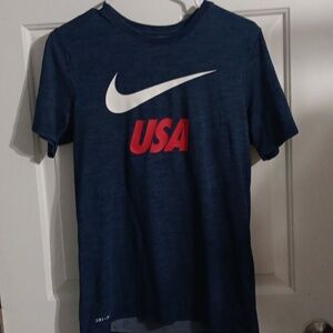 Nike dri fit short sleeve shirt